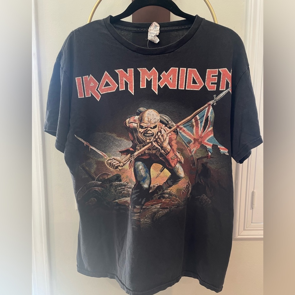 Iron Maiden Black Graphic Band Tee - Black